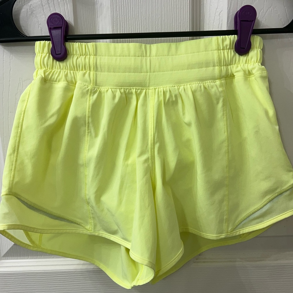 LULULEMON Hotty Hot 4" Short highlight yellow